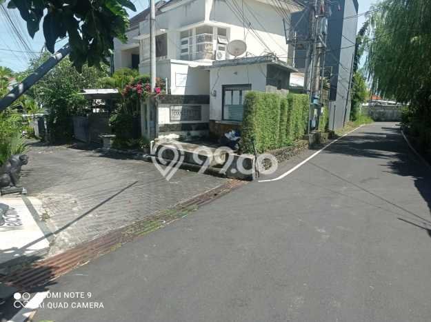 Rumah Luas Asri 4 KT Siap Huni di Jimbaran Badung Rumah Luas Asri 4 KT Siap Huni di Jimbaran Badung