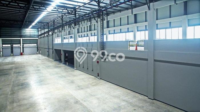 Gudang Disewa di Bekasi dengan LB 54000m2 Area Komersial Ramai Gudang Disewa di Bekasi dengan LB 54000m2 Area Komersial Ramai
