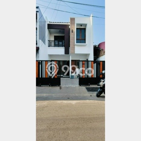 Rumah Luas Asri 3 KT Siap Pakai di Pondok Bambu Jakarta Timur Rumah Luas Asri 3 KT Siap Pakai di Pondok Bambu Jakarta Timur