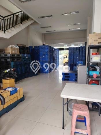 Disewakan Ruko komersial di Kelapa Gading luas bangunan 360m2 Disewakan Ruko komersial di Kelapa Gading luas bangunan 360m2