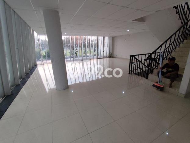 Dijual! Ruko di BSD Tangerang LT 189m2 / LB 637m2 Kawasan Strategis Dijual! Ruko di BSD Tangerang LT 189m2 / LB 637m2 Kawasan Strategis