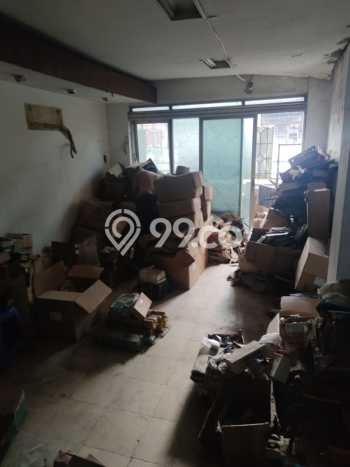 Area Ramai! Ruko Dijual di Bubutan untuk Bisnis Luas Bangunan 258m2 Area Ramai! Ruko Dijual di Bubutan untuk Bisnis Luas Bangunan 258m2