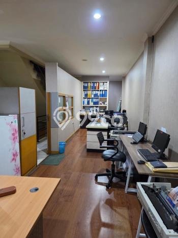 Ruko Dijual Lokasi Emas di Jatinegara Luas 270m2 Ruko Dijual Lokasi Emas di Jatinegara Luas 270m2