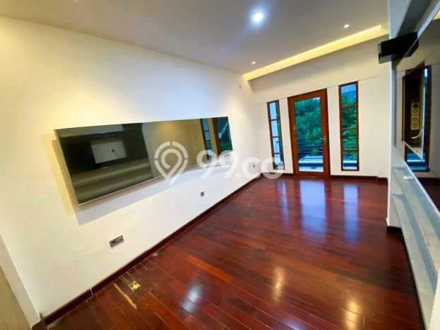 Jual Rumah Mewah Elegan Dengan View Eksklusif di Bintaro, Tangerang Selatan Jual Rumah Mewah Elegan Dengan View Eksklusif di Bintaro, Tangerang Selatan