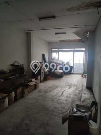 Area Ramai! Ruko Dijual di Bubutan untuk Bisnis Luas Bangunan 258m2 Area Ramai! Ruko Dijual di Bubutan untuk Bisnis Luas Bangunan 258m2