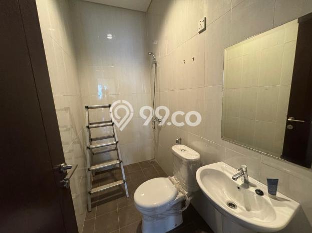 Rumah Luas Asri 4 KT Siap Pakai di BSD Green Wich Tangerang Rumah Luas Asri 4 KT Siap Pakai di BSD Green Wich Tangerang