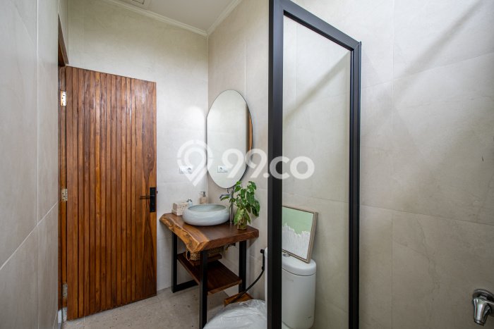 Vila Kawasan , Luas 210m2m², Dekat Mudah Pusat Kota Vila Kawasan , Luas 210m2m², Dekat Mudah Pusat Kota