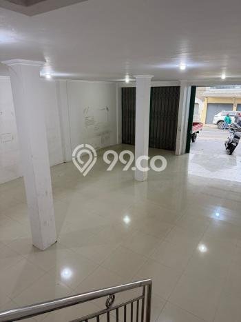 Ruko untuk disewa di Bekasi Timur punya LT 400m2 & LB 360m2 harga sewa kompetitif Ruko untuk disewa di Bekasi Timur punya LT 400m2 & LB 360m2 harga sewa kompetitif