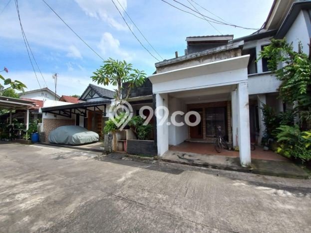 Hunian Strategis 4 KT LB 158m2 Kondisi Bagus di Jatimurni Hunian Strategis 4 KT LB 158m2 Kondisi Bagus di Jatimurni