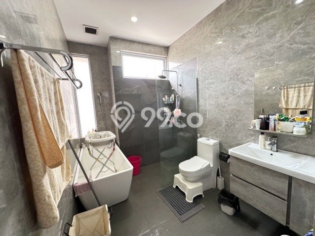 Rumah Bagus di Batam Kota, Batam, LT 304m2m², LB 330m2m² Rumah Bagus di Batam Kota, Batam, LT 304m2m², LB 330m2m²