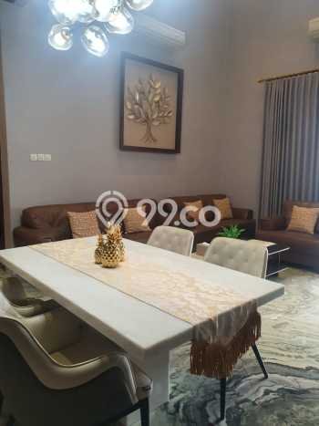 Rumah Luxury Modern Tanpa Renovasi di Citraland Surabaya Rumah Luxury Modern Tanpa Renovasi di Citraland Surabaya