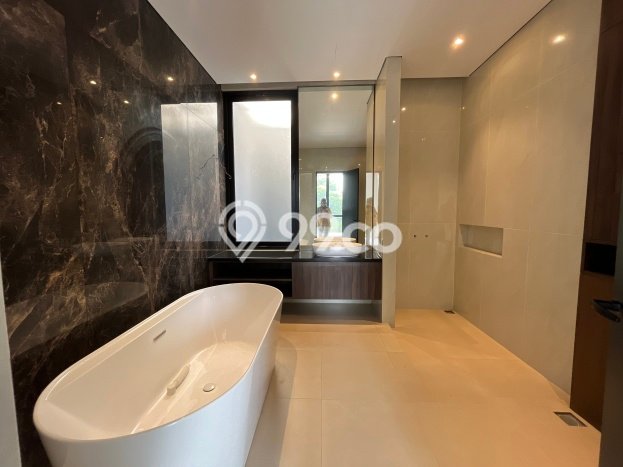 Hunian Mewah LB 512m2 Siap Huni Desain Elegan di Cinere, Jakarta Selatan Hunian Mewah LB 512m2 Siap Huni Desain Elegan di Cinere, Jakarta Selatan