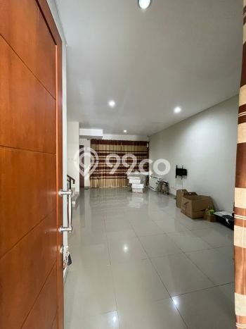 Rumah Mewah Siap Huni LT 112m2 di Kelapa Gading, Jakarta Utara Rumah Mewah Siap Huni LT 112m2 di Kelapa Gading, Jakarta Utara
