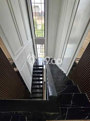 Rumah Elit Modern Siap Huni di Sektor 1A-Gading Serpong Tangerang Rumah Elit Modern Siap Huni di Sektor 1A-Gading Serpong Tangerang