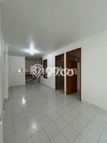 Dijual Rumah 5 Kamar Lokasi Strategis Bagus dan Strategis di Kelapa Gading Dijual Rumah 5 Kamar Lokasi Strategis Bagus dan Strategis di Kelapa Gading