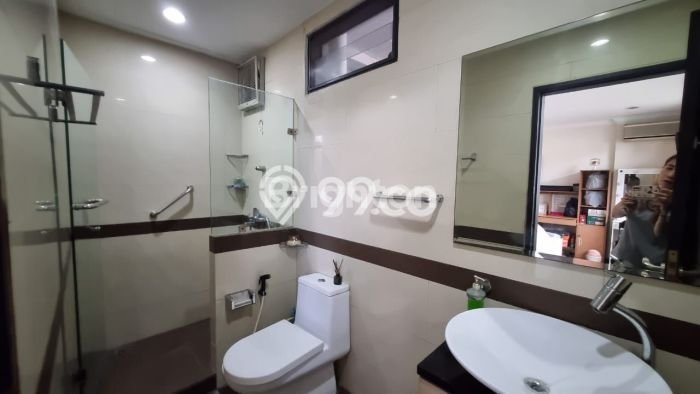 For Sale! Premium House LT 372m2 Desain Elegan di Duri Kepa For Sale! Premium House LT 372m2 Desain Elegan di Duri Kepa