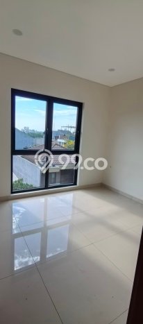 Siap Huni Hunian Elit 4 Kamar di Palmerah Dekat ke Mana Saja Siap Huni Hunian Elit 4 Kamar di Palmerah Dekat ke Mana Saja