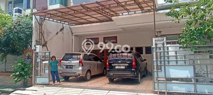 Jual Rumah Mewah Megah Dengan View Eksklusif di Jelambar, Jakarta Barat Jual Rumah Mewah Megah Dengan View Eksklusif di Jelambar, Jakarta Barat