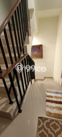 Jual Rumah Eksklusif 3 KT di Daan Mogot, Jakarta Barat Jual Rumah Eksklusif 3 KT di Daan Mogot, Jakarta Barat