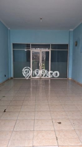 Ruko Disewa di Jakarta Pusat dengan LB 243m2 Area Komersial Ramai Ruko Disewa di Jakarta Pusat dengan LB 243m2 Area Komersial Ramai