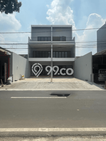 Ruko di Serpong, Luas 200m², Area Komersial, Strategis Ruko di Serpong, Luas 200m², Area Komersial, Strategis