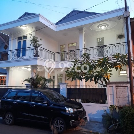 Ready to Use! Luxury House LT 180m2 Desain Modern di BSD Griya Loka Ready to Use! Luxury House LT 180m2 Desain Modern di BSD Griya Loka
