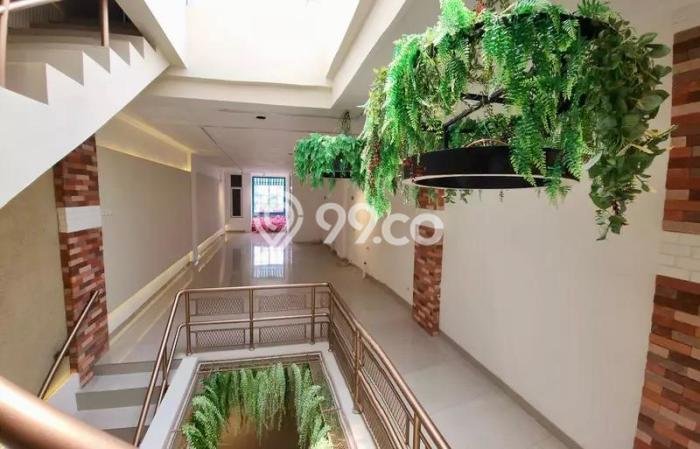 Ruko Dijual di Prime Area Jakarta Selatan Luas 243m2 Ruko Dijual di Prime Area Jakarta Selatan Luas 243m2