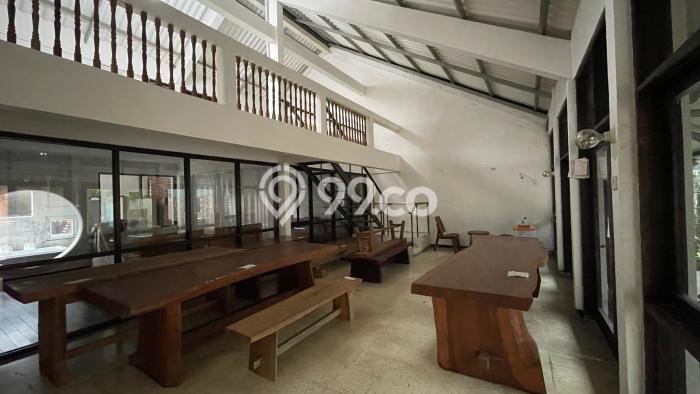 Dijual Rumah Luas Elegan Dengan View Eksklusif di Bintaro, Jakarta Selatan Dijual Rumah Luas Elegan Dengan View Eksklusif di Bintaro, Jakarta Selatan