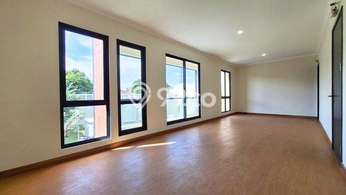 Jual Rumah Luas Elegan Dengan View Cantik di Gading Serpong, Tangerang Jual Rumah Luas Elegan Dengan View Cantik di Gading Serpong, Tangerang