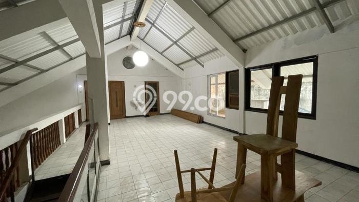 Dijual Rumah Luas Elegan Dengan View Eksklusif di Bintaro, Jakarta Selatan Dijual Rumah Luas Elegan Dengan View Eksklusif di Bintaro, Jakarta Selatan