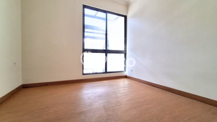 Jual Rumah Luas Elegan Dengan View Cantik di Gading Serpong, Tangerang Jual Rumah Luas Elegan Dengan View Cantik di Gading Serpong, Tangerang