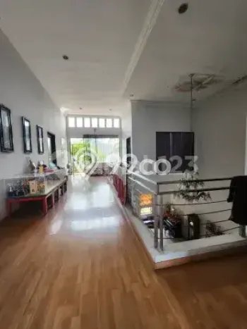 Rumah Elit LB 700m2 Siap Pakai Desain Elegan di Alam Sutera, Tangerang Rumah Elit LB 700m2 Siap Pakai Desain Elegan di Alam Sutera, Tangerang
