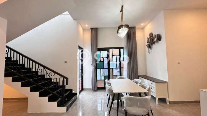 Hunian Elit LB 350m2 Siap Pakai Desain Elegan di Sentul City, Bogor Hunian Elit LB 350m2 Siap Pakai Desain Elegan di Sentul City, Bogor