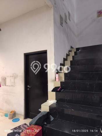 For Sale! Luxury House LT 176m2 Desain Modern di Jelambar For Sale! Luxury House LT 176m2 Desain Modern di Jelambar