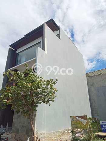 Dijual Rumah Luas Megah Dengan View Eksklusif di Permata Buana, Jakarta Barat Dijual Rumah Luas Megah Dengan View Eksklusif di Permata Buana, Jakarta Barat