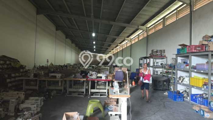 Unit Gudang disewakan di Cikupa Tangerang dengan LT 10160m2 / LB 6204m2 Unit Gudang disewakan di Cikupa Tangerang dengan LT 10160m2 / LB 6204m2