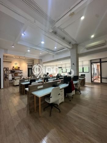 Unit Komersial Dijual di Jakarta Selatan LT 655m2 & LB 443m2 Unit Komersial Dijual di Jakarta Selatan LT 655m2 & LB 443m2