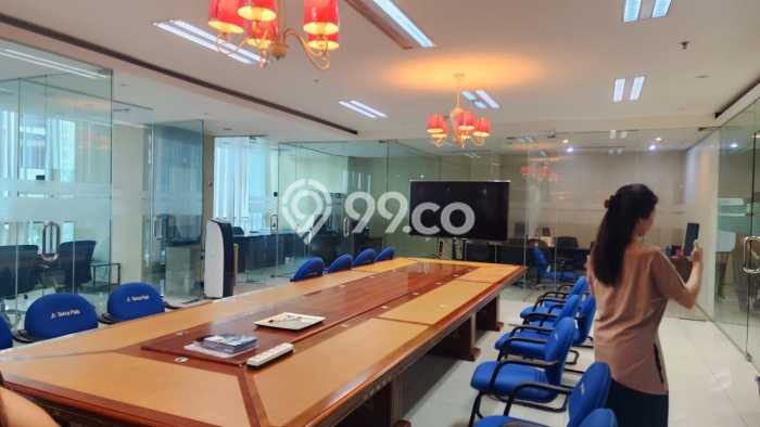 LOKASI PREMIUM! Kantor Area Bisnis Kawasan Central Park, Luas 339m², Siap Bisnis LOKASI PREMIUM! Kantor Area Bisnis Kawasan Central Park, Luas 339m², Siap Bisnis