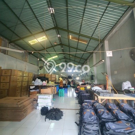 Unit Gudang Dijual di Jebres Solo Luas Tanah 970m2, Luas Bangunan 370m2 Unit Gudang Dijual di Jebres Solo Luas Tanah 970m2, Luas Bangunan 370m2