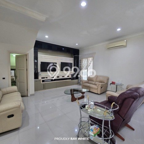 Dijual Rumah Luas Megah Dengan View Eksklusif di Gading Serpong, Tangerang Dijual Rumah Luas Megah Dengan View Eksklusif di Gading Serpong, Tangerang