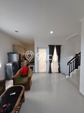 Rumah Luas Asri 3 KT Siap Pakai di BSD Tangerang Rumah Luas Asri 3 KT Siap Pakai di BSD Tangerang