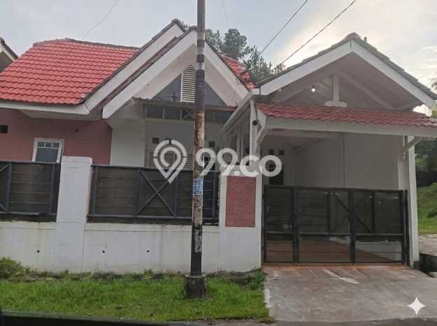 Disewakan! Rumah 3 Kamar Tidur &
2 Kamar Mandi di BSD City, Tangerang Disewakan! Rumah 3 Kamar Tidur &
2 Kamar Mandi di BSD City, Tangerang