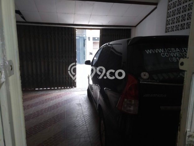 Jual Rumah Mewah Megah Dengan View Eksklusif di Jelambar, Jakarta Barat Jual Rumah Mewah Megah Dengan View Eksklusif di Jelambar, Jakarta Barat