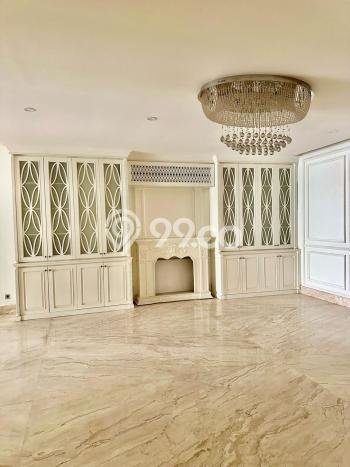 Ready to Use! Luxury House LT 308m2 Desain Elegan di Pluit Ready to Use! Luxury House LT 308m2 Desain Elegan di Pluit