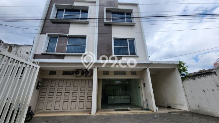 Untuk Dijual! Ruko di Sudirman Bandung LT 283m2 / LB 570m2 Kawasan Strategis Untuk Dijual! Ruko di Sudirman Bandung LT 283m2 / LB 570m2 Kawasan Strategis