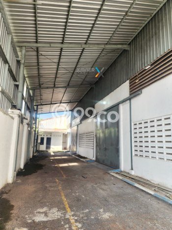 AREA PREMIUM! Gudang For Rent Kawasan Blimbing, Luas 1171m2m², Jalan Strategis AREA PREMIUM! Gudang For Rent Kawasan Blimbing, Luas 1171m2m², Jalan Strategis