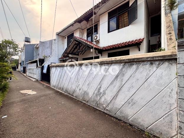 Dijual Rumah 7 Kamar Lokasi Strategis Nyaman dan Strategis di Tebet Dijual Rumah 7 Kamar Lokasi Strategis Nyaman dan Strategis di Tebet