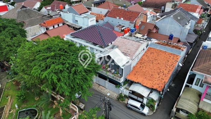 Rumah di Tebet, LT 133m², LB 200m² Rumah di Tebet, LT 133m², LB 200m²