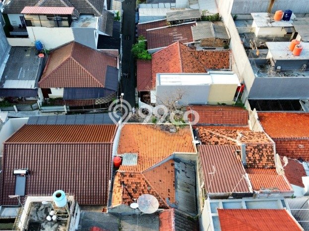 Rumah Siap Huni lokasi Tebet, Jakarta Selatan, LT 135m2m² Bangunan 90m2m² Rumah Siap Huni lokasi Tebet, Jakarta Selatan, LT 135m2m² Bangunan 90m2m²