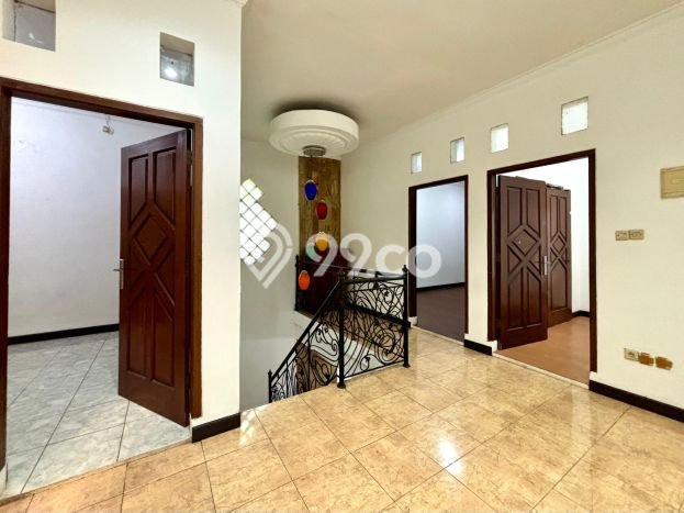DIJUAL CEPAT! Rumah Ready Stock Area Strategis Tebet, Luas 96m² Bangunan 165m² DIJUAL CEPAT! Rumah Ready Stock Area Strategis Tebet, Luas 96m² Bangunan 165m²